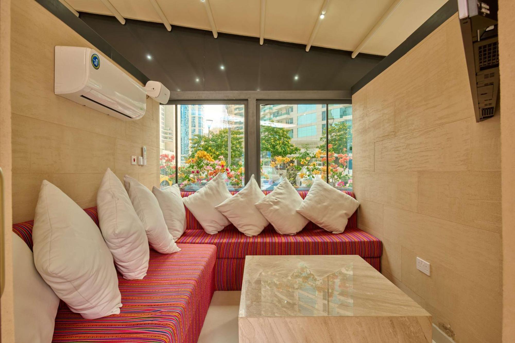 Aleph Doha Residences, Curio Collection By Hilton Exterior foto A room at the hotel